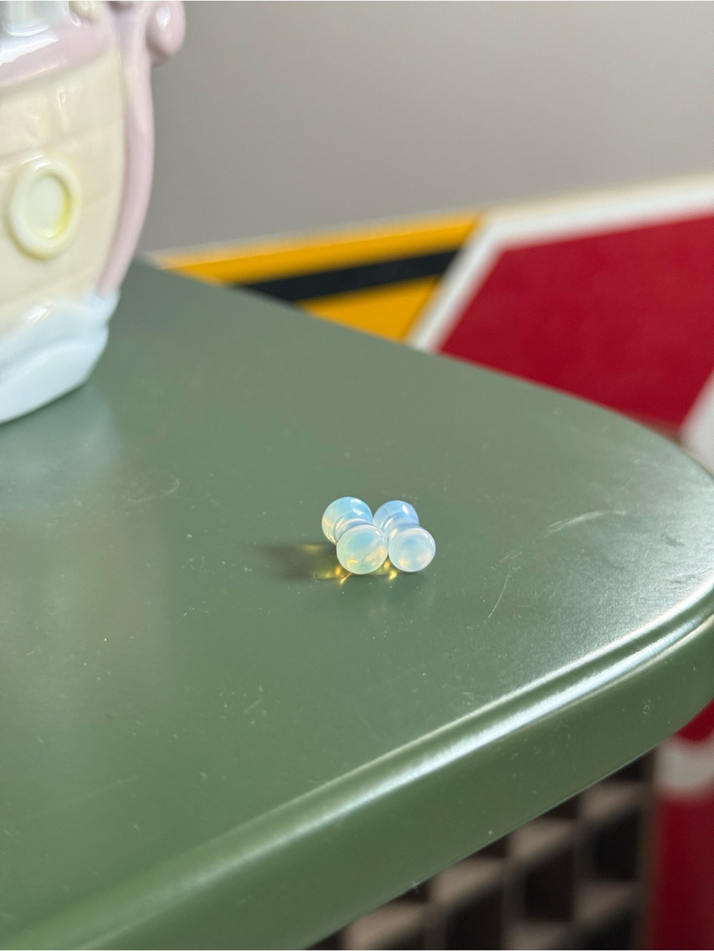 White opal gauges
